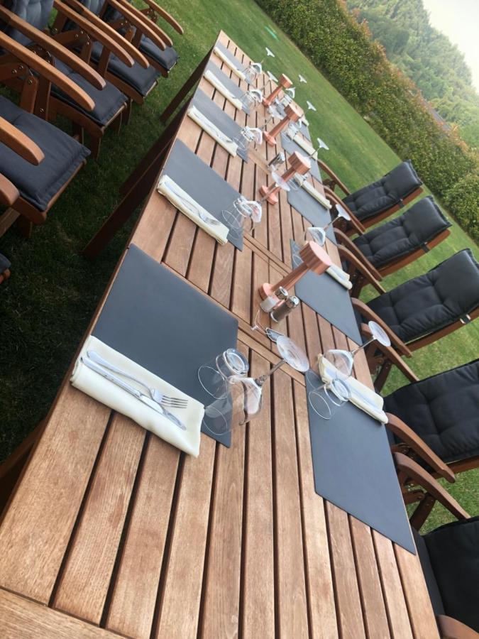 Hotel Na Vasi Restavracija In Prenocisca Škofja Loka Exteriér fotografie