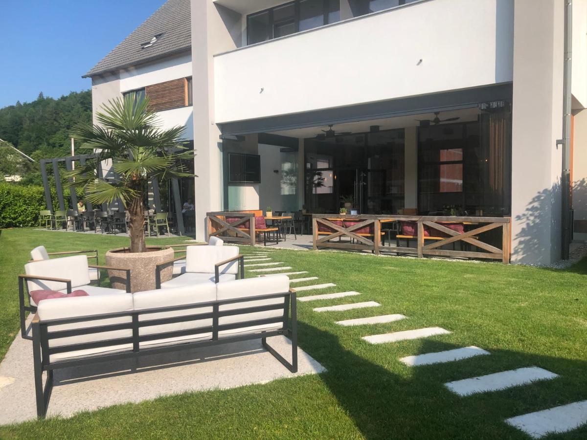 Hotel Na Vasi Restavracija In Prenocisca Škofja Loka Exteriér fotografie