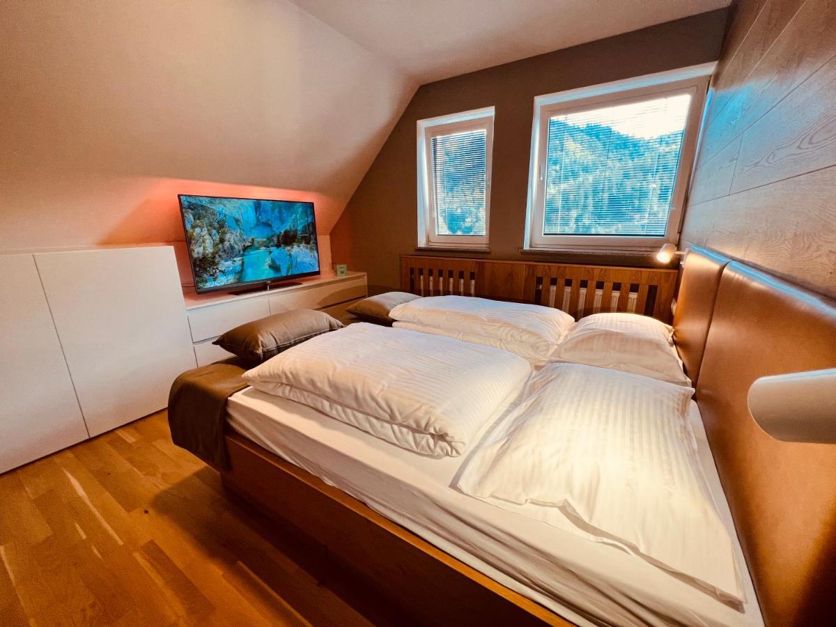 Hotel Na Vasi Restavracija In Prenocisca Škofja Loka Exteriér fotografie